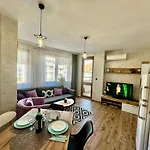 Joy Apartament Burgas Center & Free Parking *