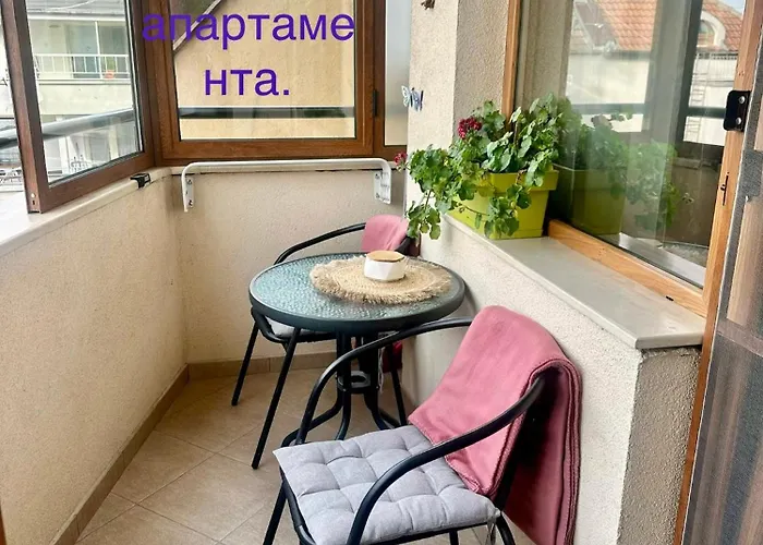 Joy Apartament Burgas Center & Free Parking Apartmán