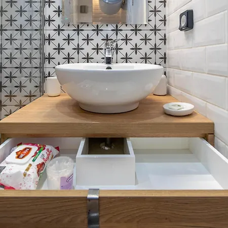 Joy Center Free Parking